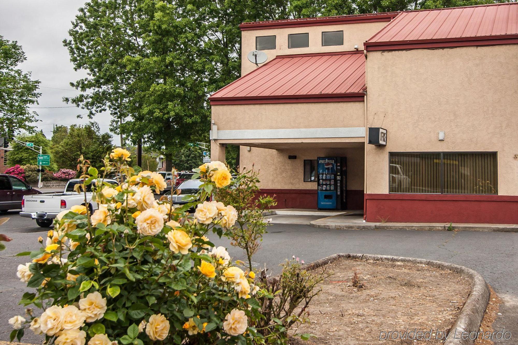 Rodeway Inn Willamette River Corvallis Exterior photo